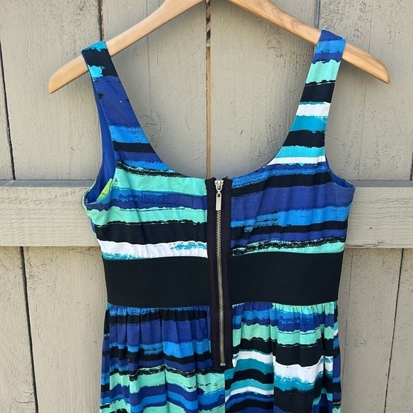 Trina Turk Striped Mini Sun Dress Sz 8 Spring and Summer Ready - Picture 5 of 5